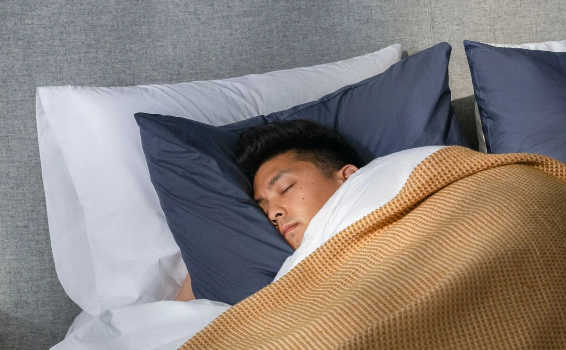 Foam Pillow with Snow Technology - Image 4